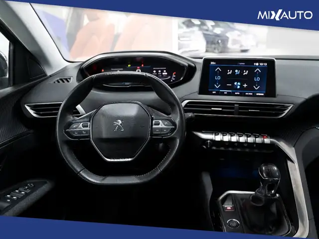 Peugeot 3008 view 11