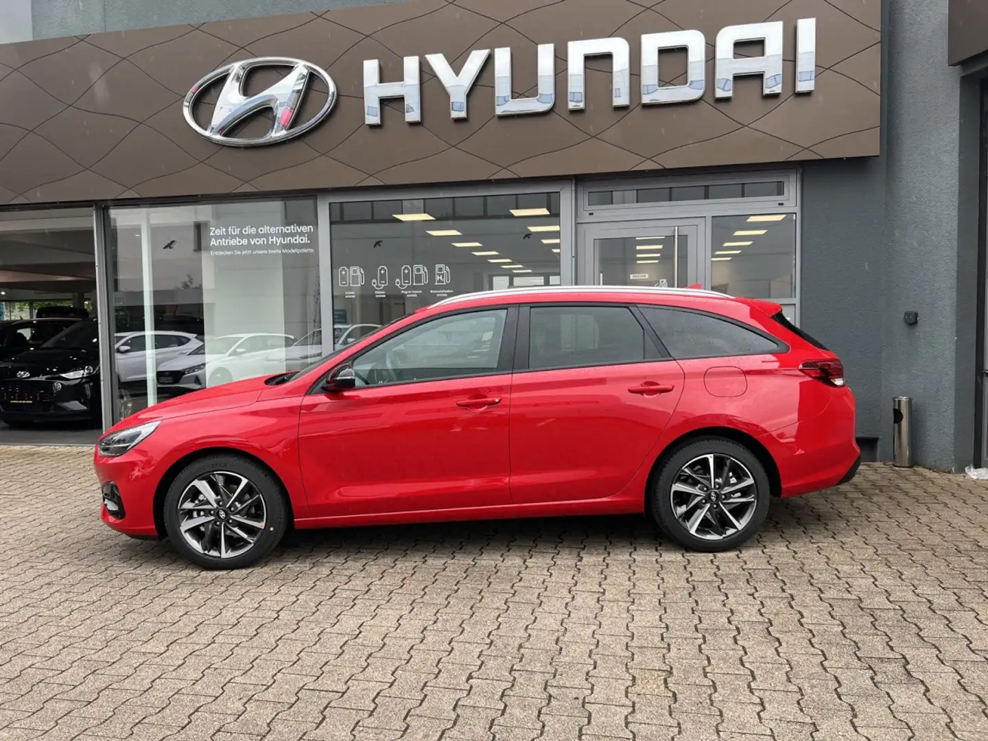 Hyundai i30 Kombi*Connect & Go*NAVI*LED*RÜCKFAHRKAMERA Klima Rojo - 2