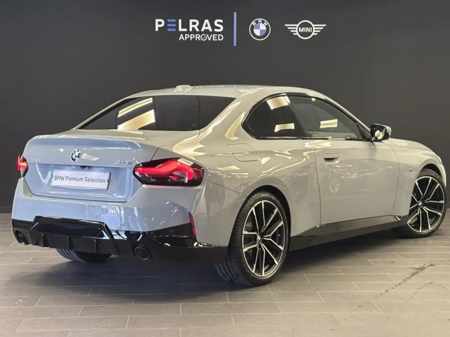 BMW 218 218iA 156ch M Sport Grau - 2