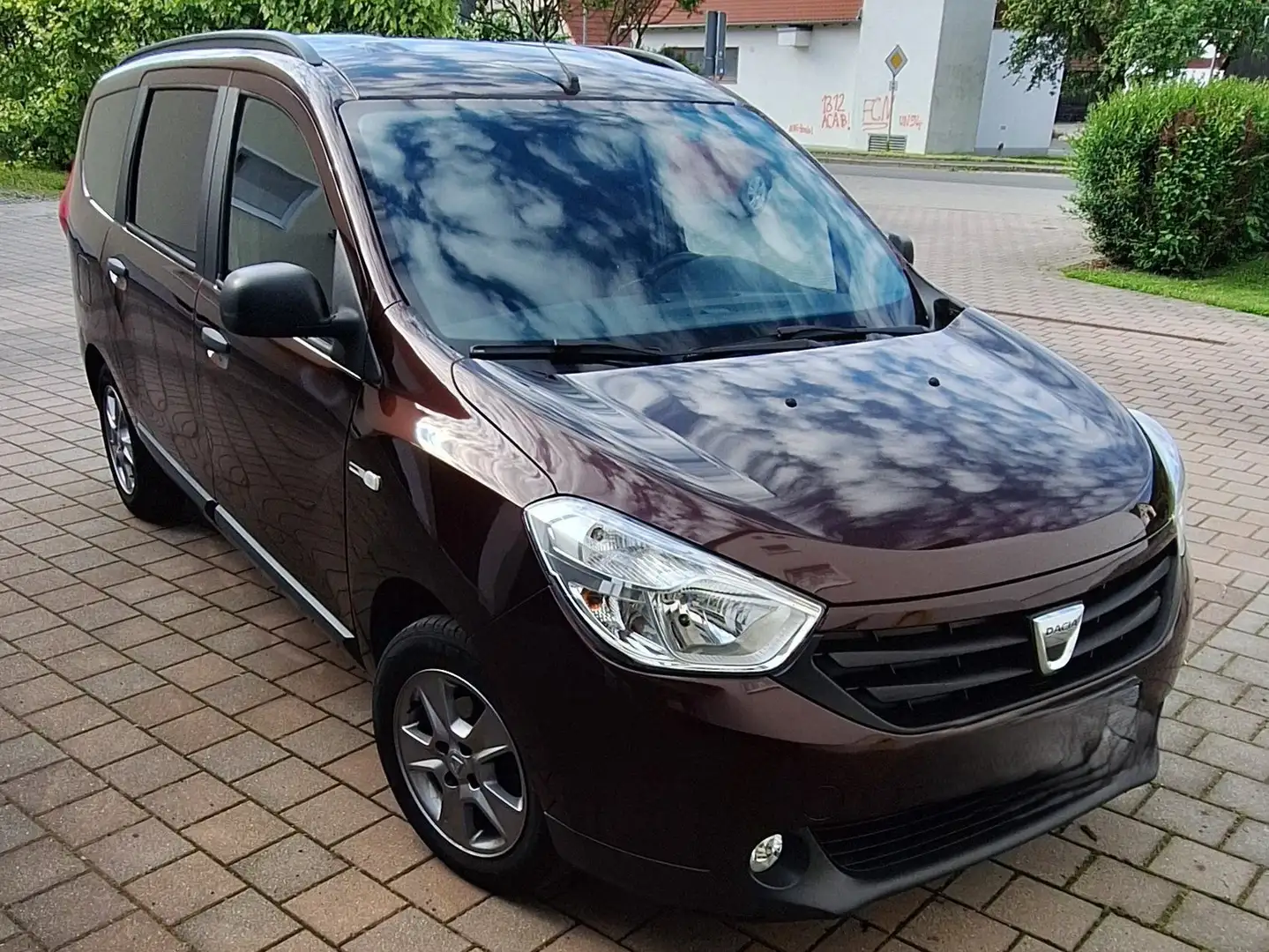 Dacia Lodgy Lodgy SCe 100 Laureate Hnědá - 1