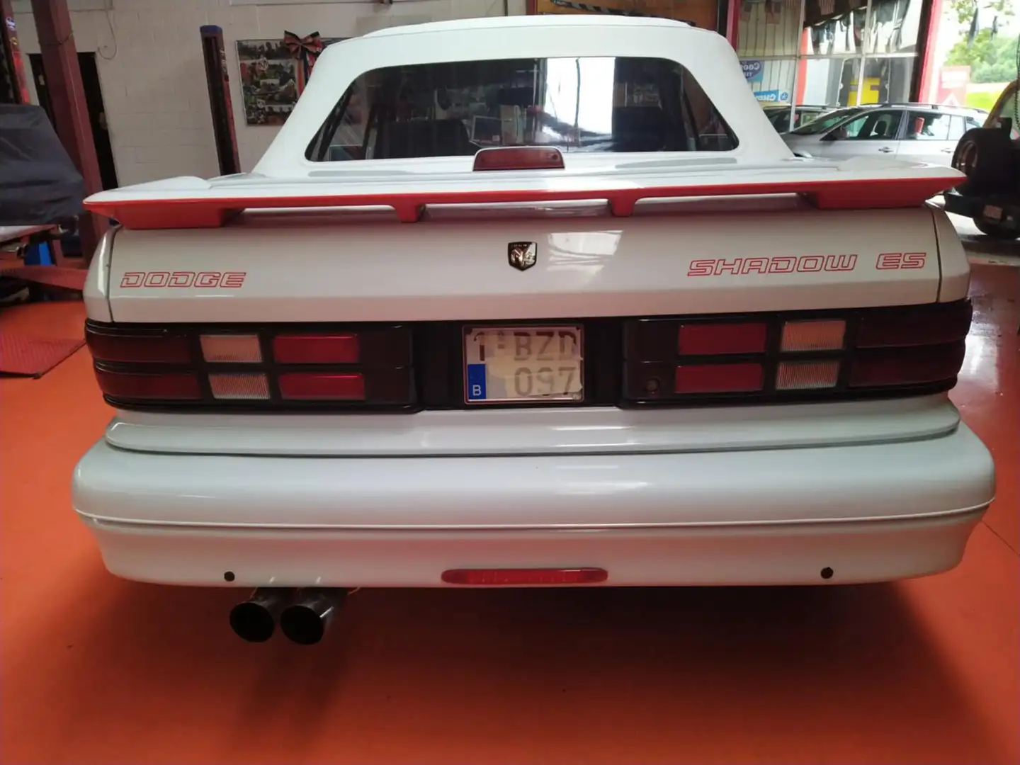 Dodge ES SHADOW CABRIO  2.5L  AUTOMAAT OLDTIMER Білий - 2