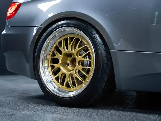 BMW M3 2011 — photo 8