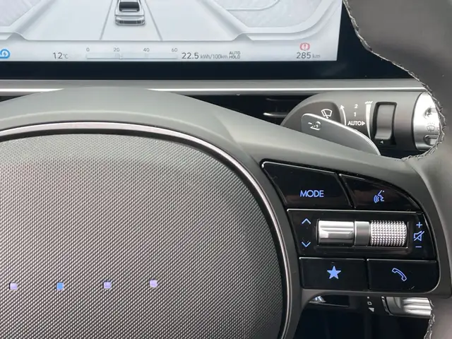 Hyundai Ioniq 6 view 12