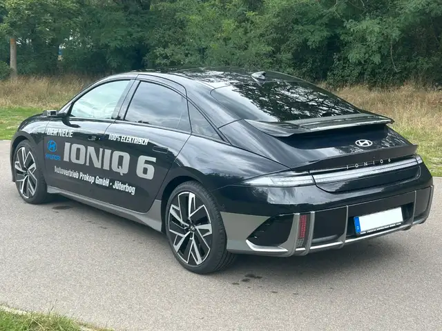 Hyundai Ioniq 6 view 4