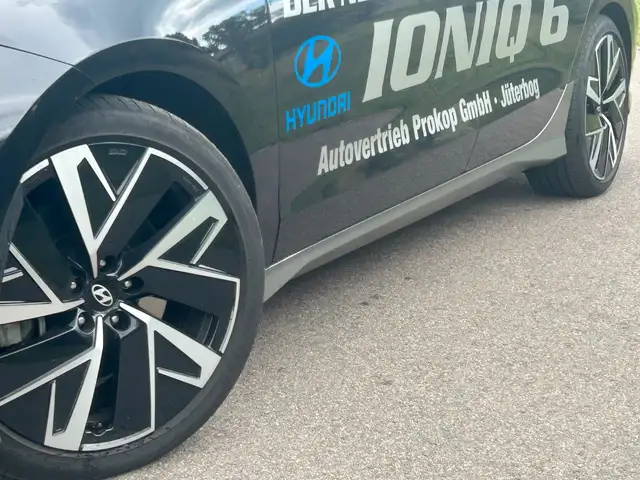 Hyundai Ioniq 6 view 9