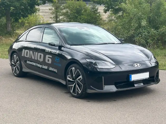 Hyundai Ioniq 6 view 3