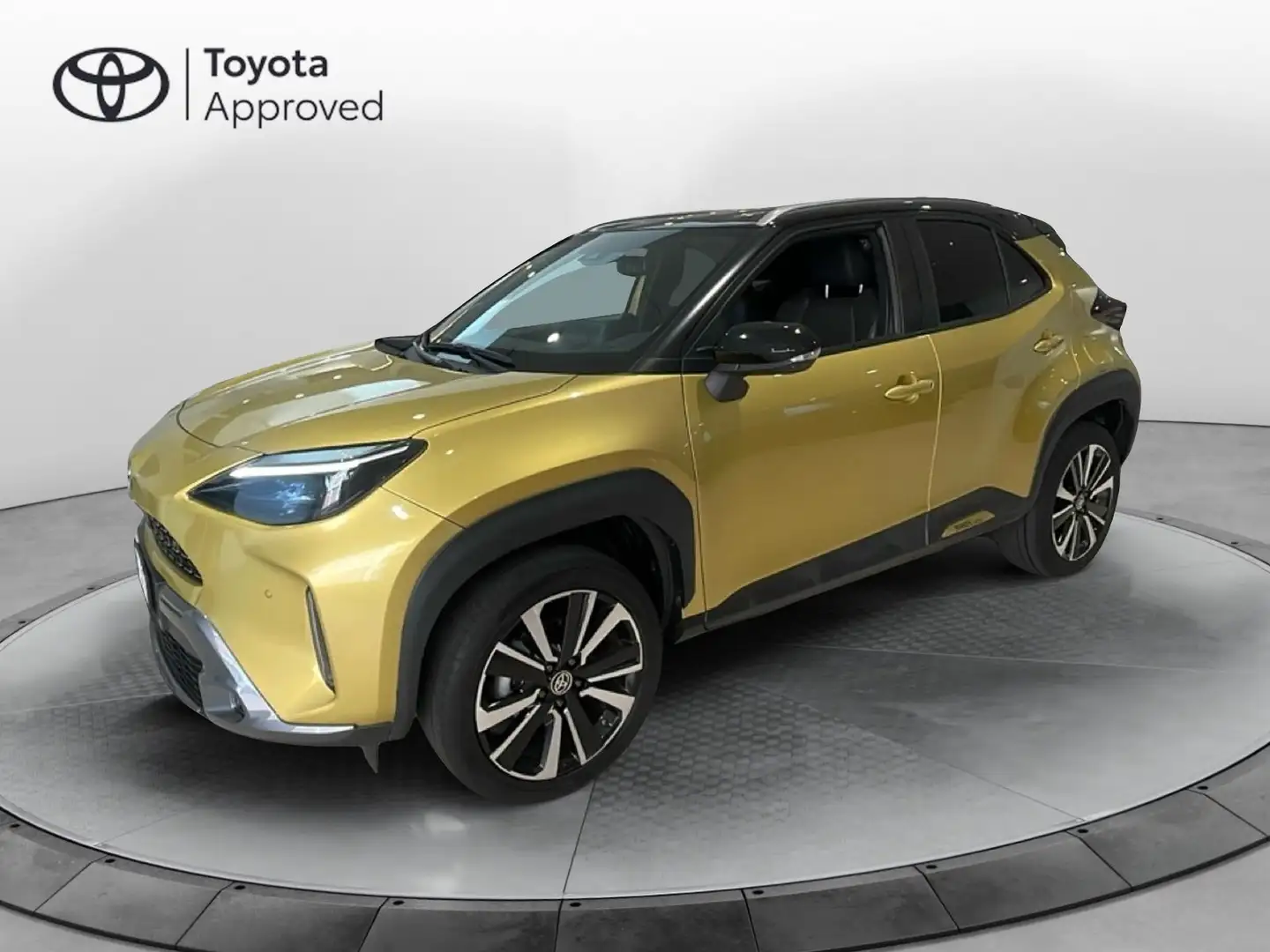 Toyota Yaris Cross Yaris Cross 1.5 Hybrid 5p. E-CVT Premiere Geel - 1