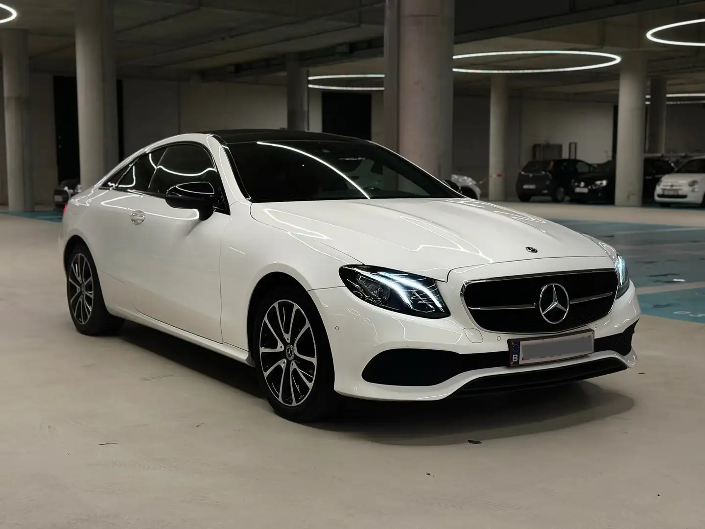 Mercedes-Benz E 220 d Coupe 9G-TRONIC AMG Line Wit - 1