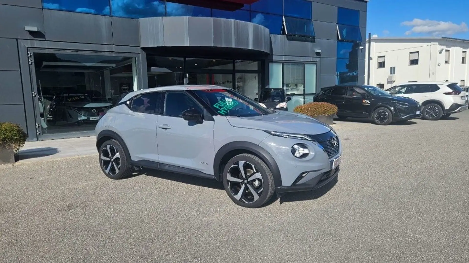 Nissan Juke 1.6 HEV N-Connecta Grijs - 2