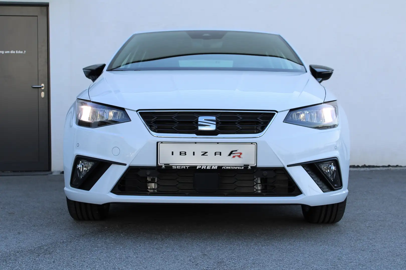 SEAT Ibiza FR 1.0 TSI mit megavoller Ausstattung! Weiß - 1