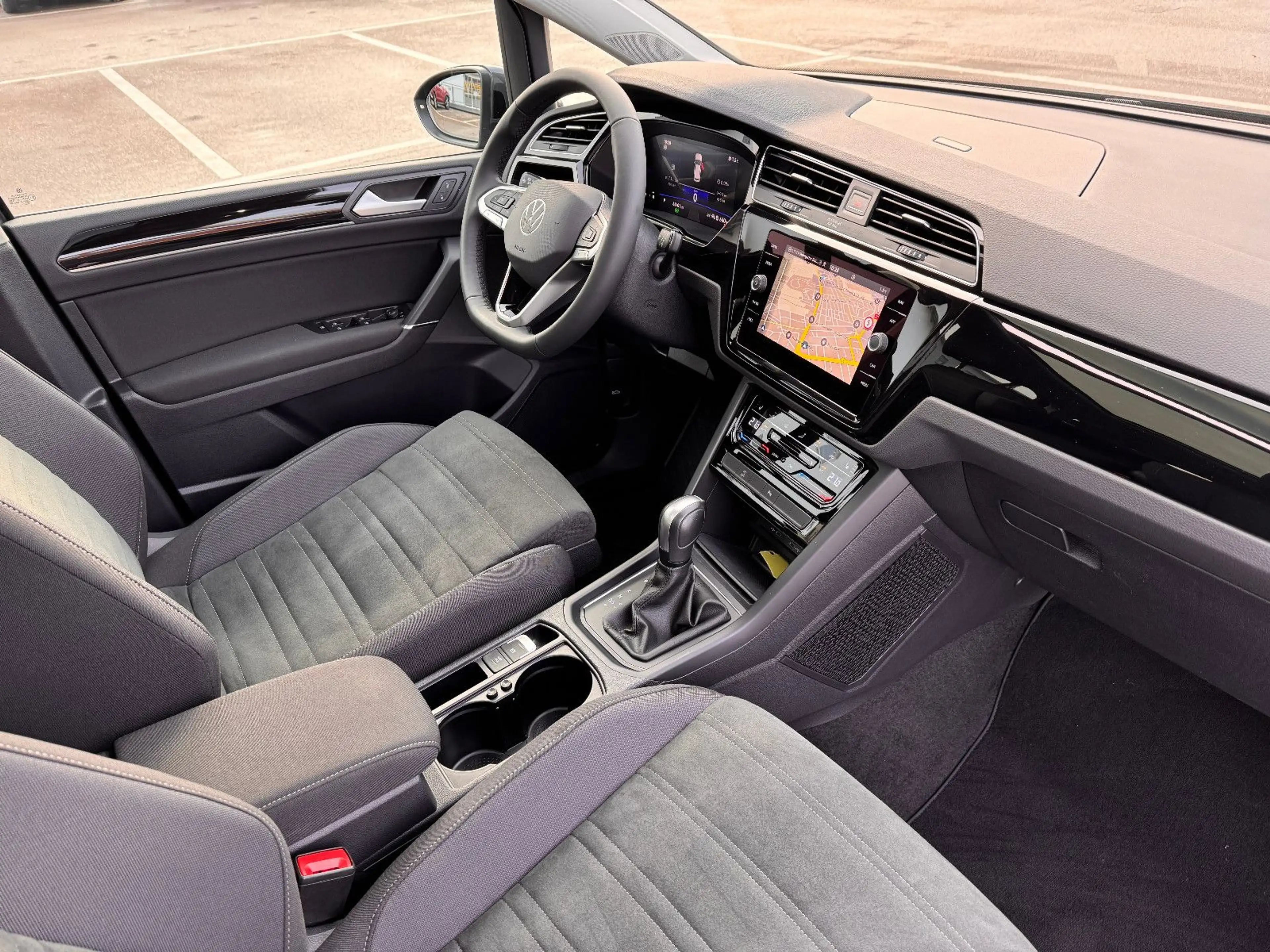 Volkswagen Touran 2.0 TDI DSG PANO/AHK/IQDRIVE/ACC/LED/NAVI — photo 12