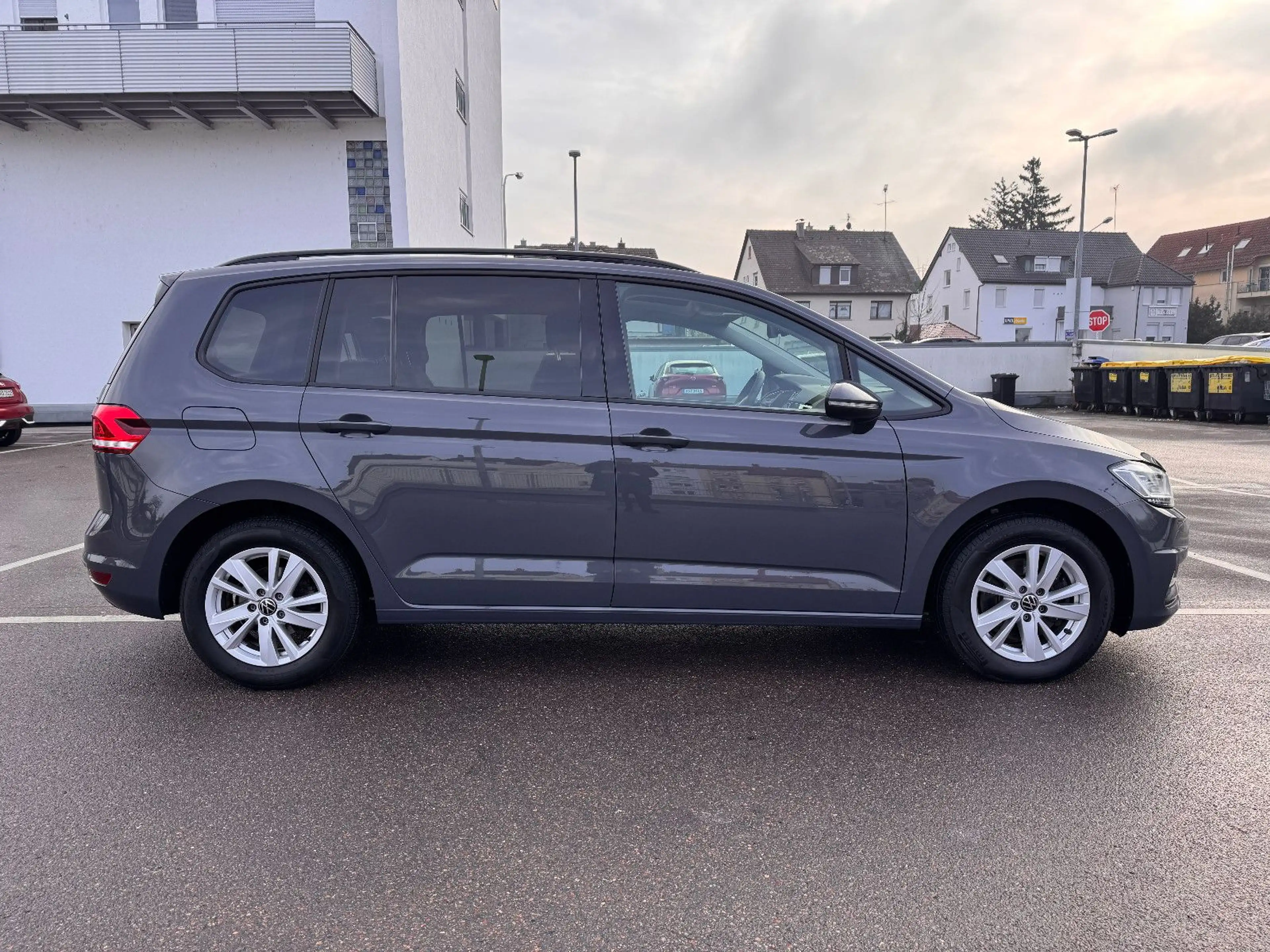 Volkswagen Touran 2.0 TDI DSG PANO/AHK/IQDRIVE/ACC/LED/NAVI — photo 4