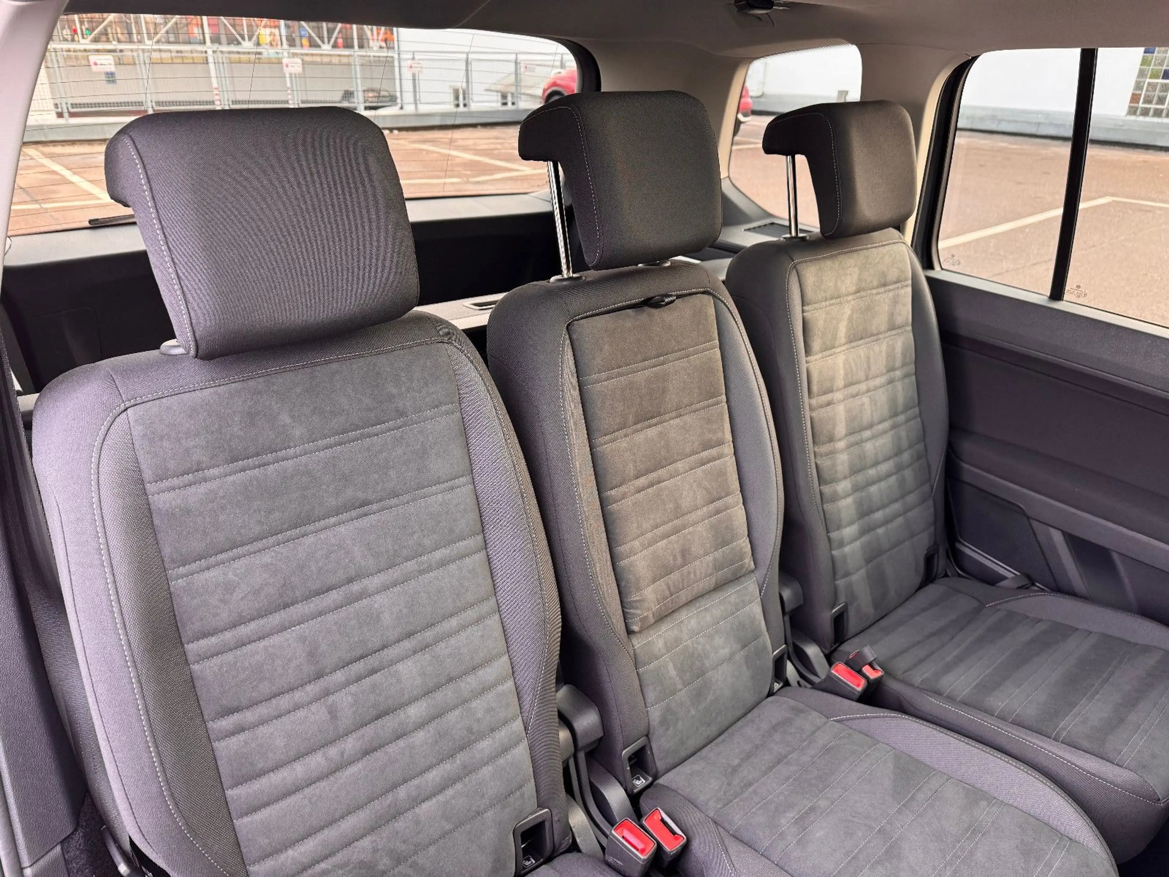 Volkswagen Touran 2.0 TDI DSG PANO/AHK/IQDRIVE/ACC/LED/NAVI — photo 13