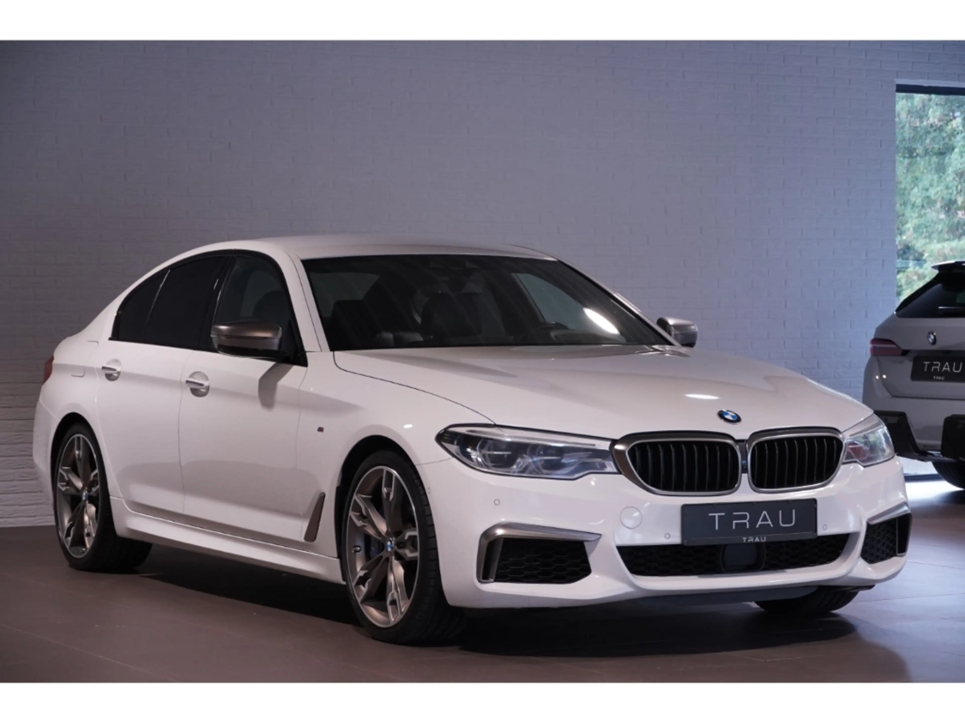 BMW 550 xDrive HUD B&W AHK Business Innova. Massage