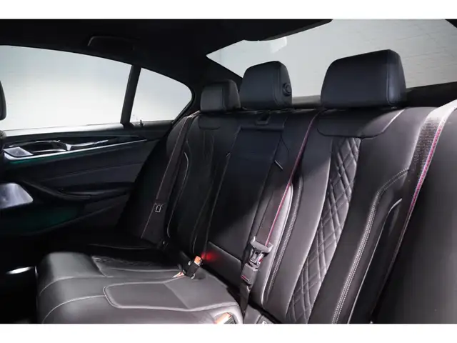 BMW 5 Series view 12