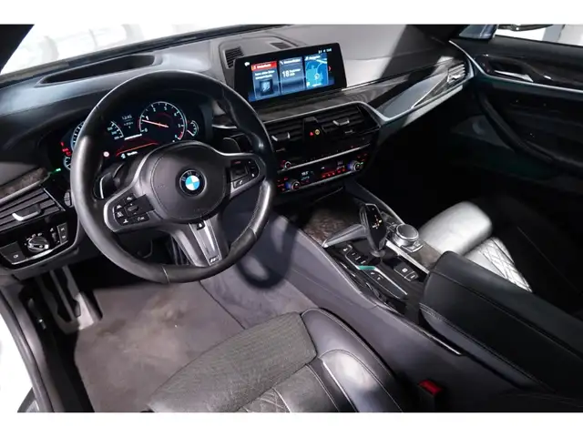 BMW 5 Series view 10