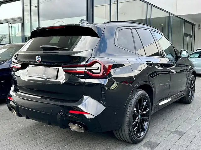 BMW X3 view 4