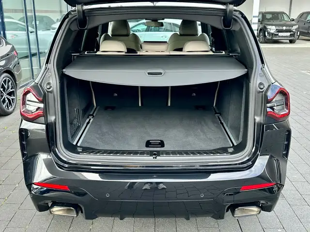 BMW X3 view 8