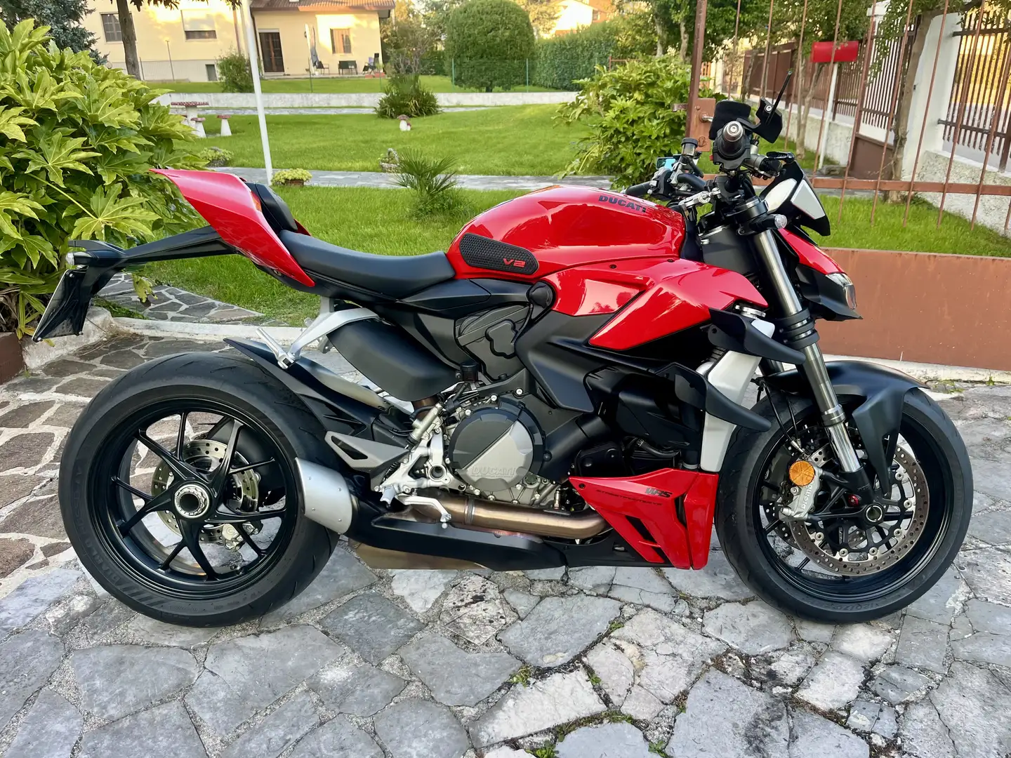 Ducati Streetfighter - 1