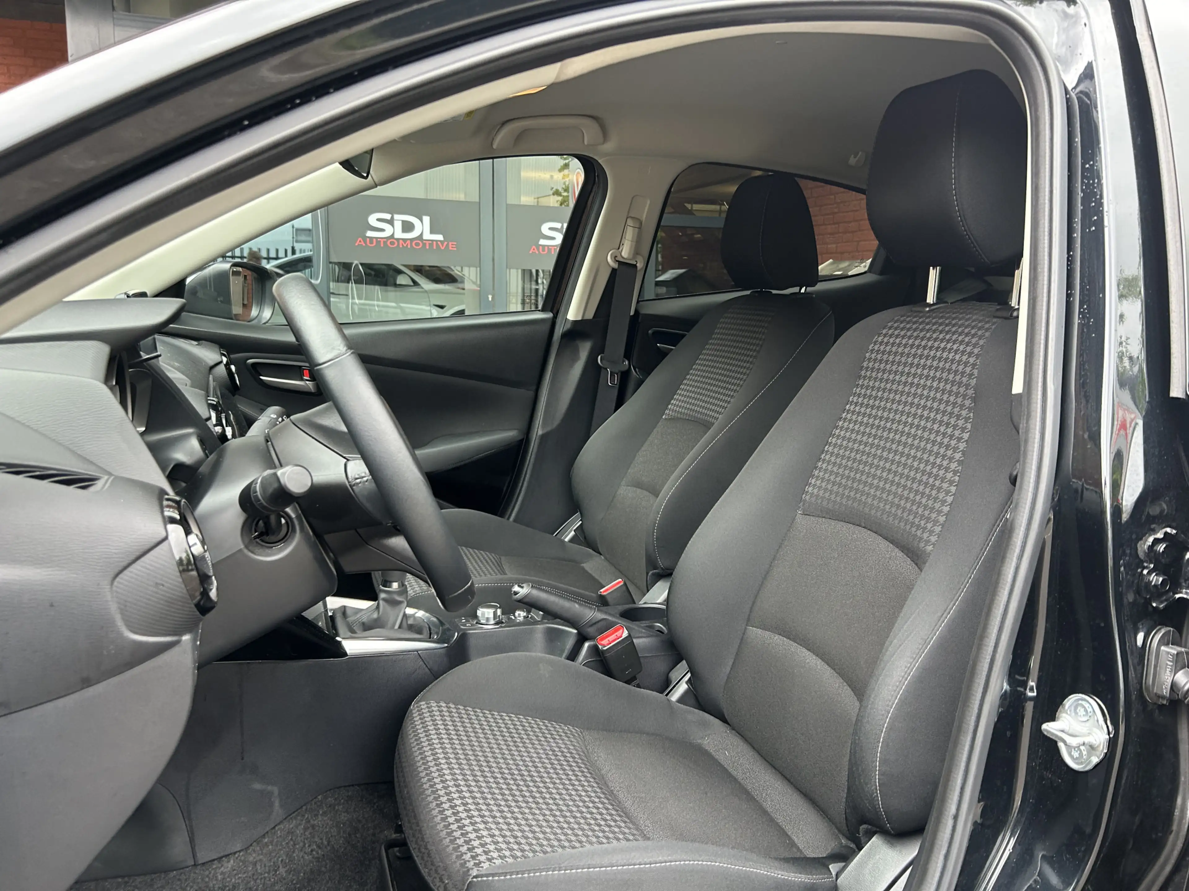 Mazda 2 1.5 Skyactiv-G TS+ // DEALER ONDERHOUDEN!! // NAVI — photo 9