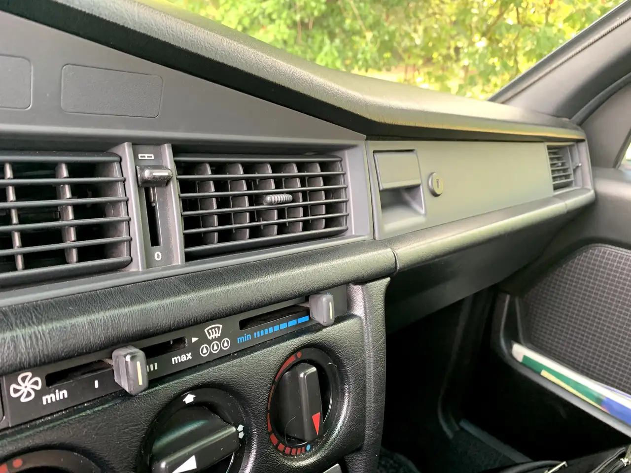 Mercedes-Benz 190E 2.3, foto 4