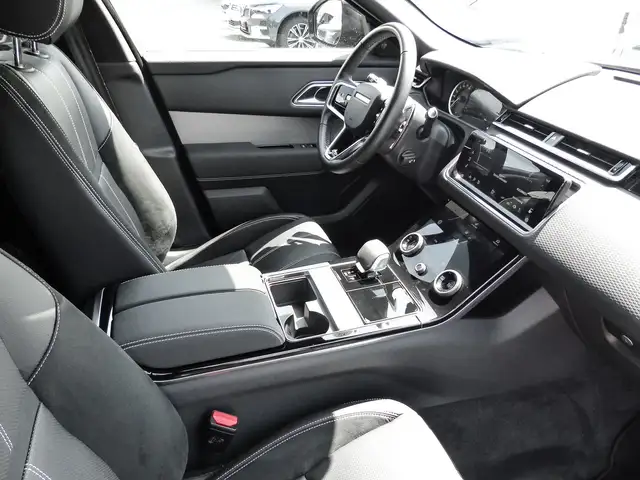 Land Rover Range Rover Velar view 8