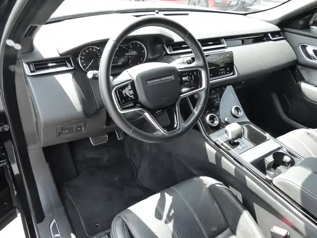 Land Rover Range Rover Velar view 9