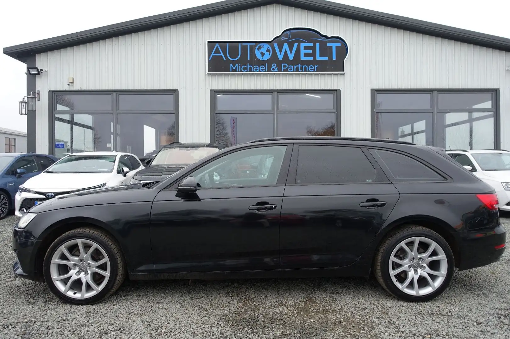 Audi A4 Avant 2.0 TDI Aut.KLIMAAUT SITZH NAV AHK 18' Noir - 1