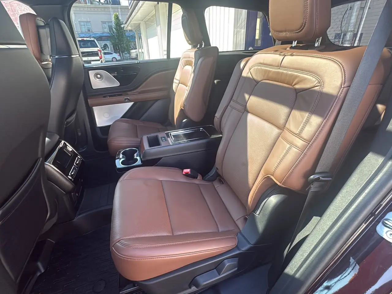 Lincoln Aviator снимка Lincoln Aviator