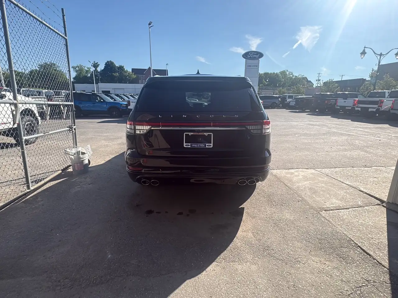 Lincoln Aviator снимка Lincoln Aviator