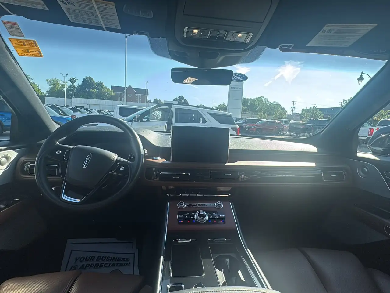 Lincoln Aviator снимка Lincoln Aviator