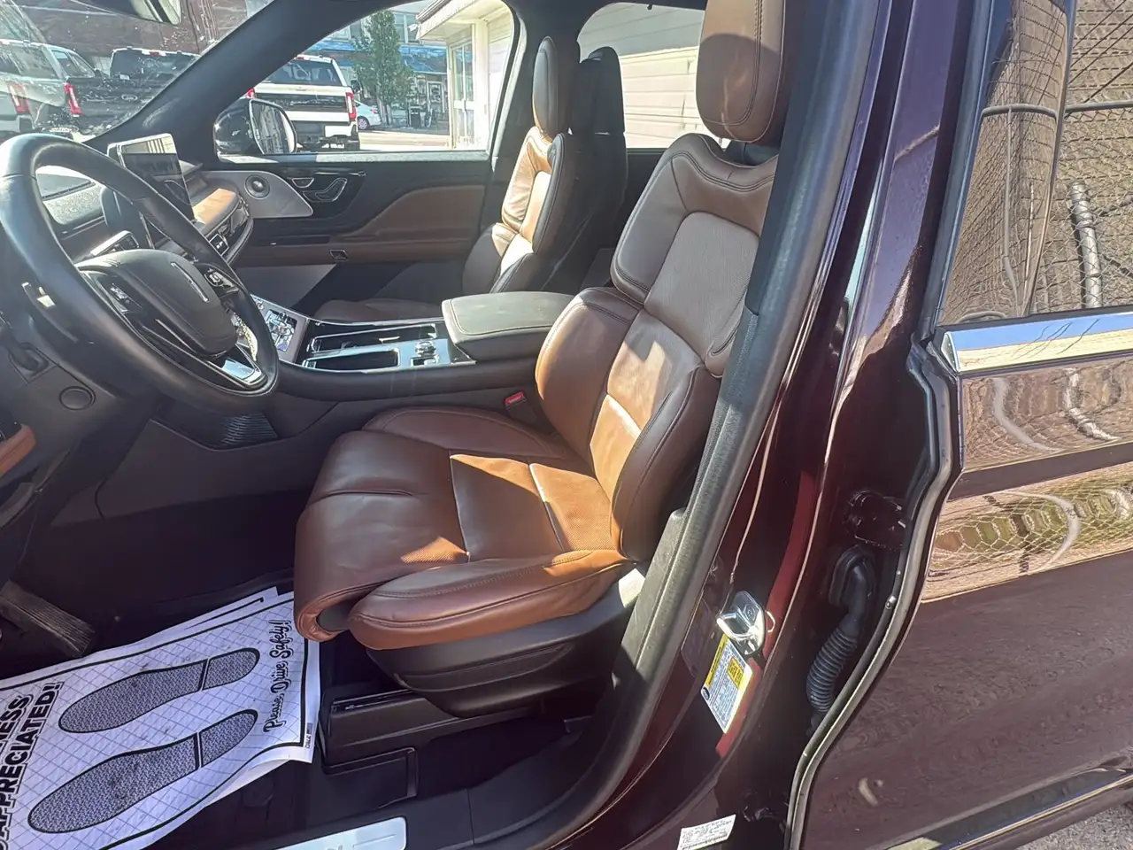 Lincoln Aviator снимка Lincoln Aviator