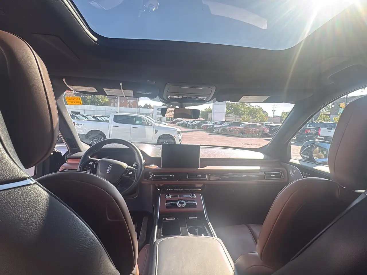Lincoln Aviator снимка Lincoln Aviator