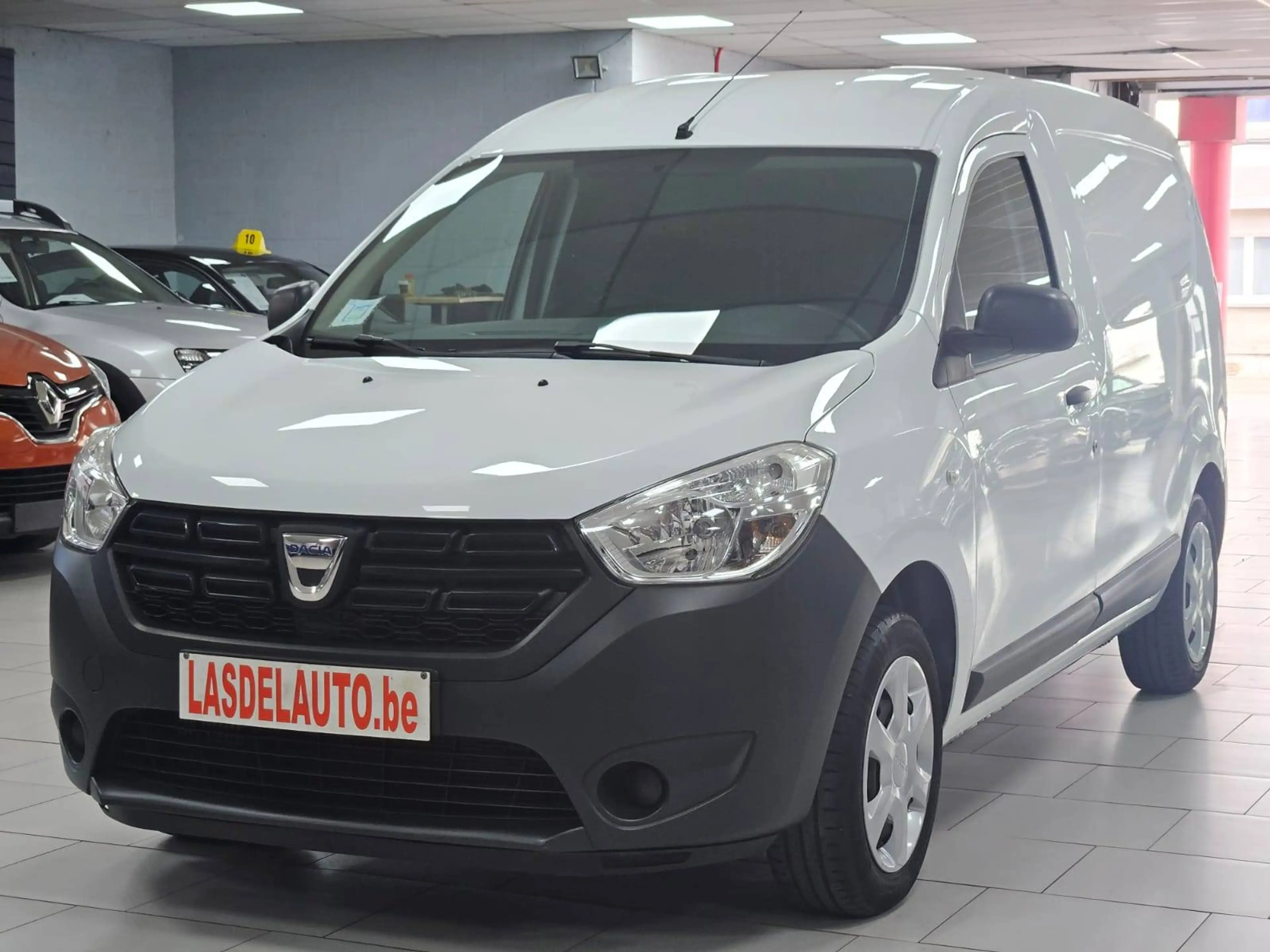 Dacia Dokker 1.2 TCe StartStop Climatisation Capteurs Accoudoir Gps Bluetooth Cruise Radio