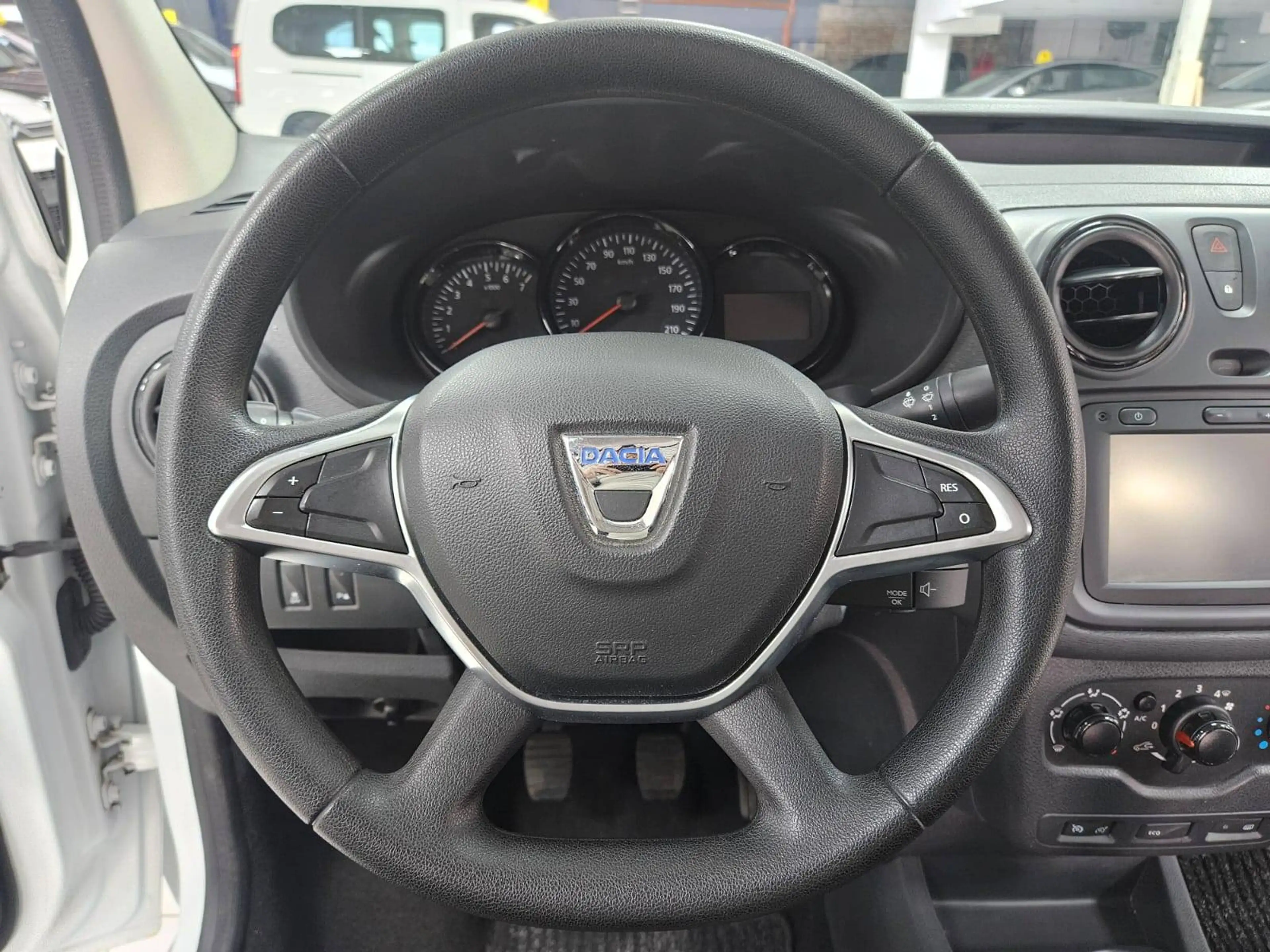 Dacia Dokker 1.2 TCe StartStop Climatisation Capteurs Accoudoir Gps Bluetooth Cruise Radio — photo 9