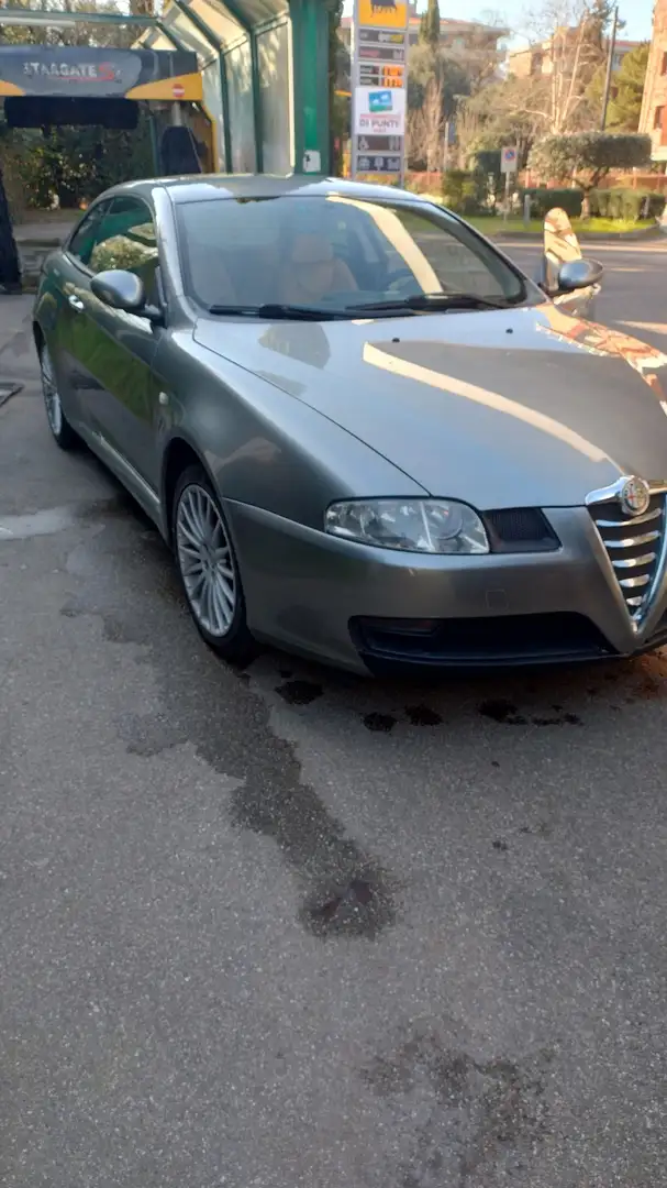 Alfa Romeo GT 1.9 jtd mjt Distinctive - 1