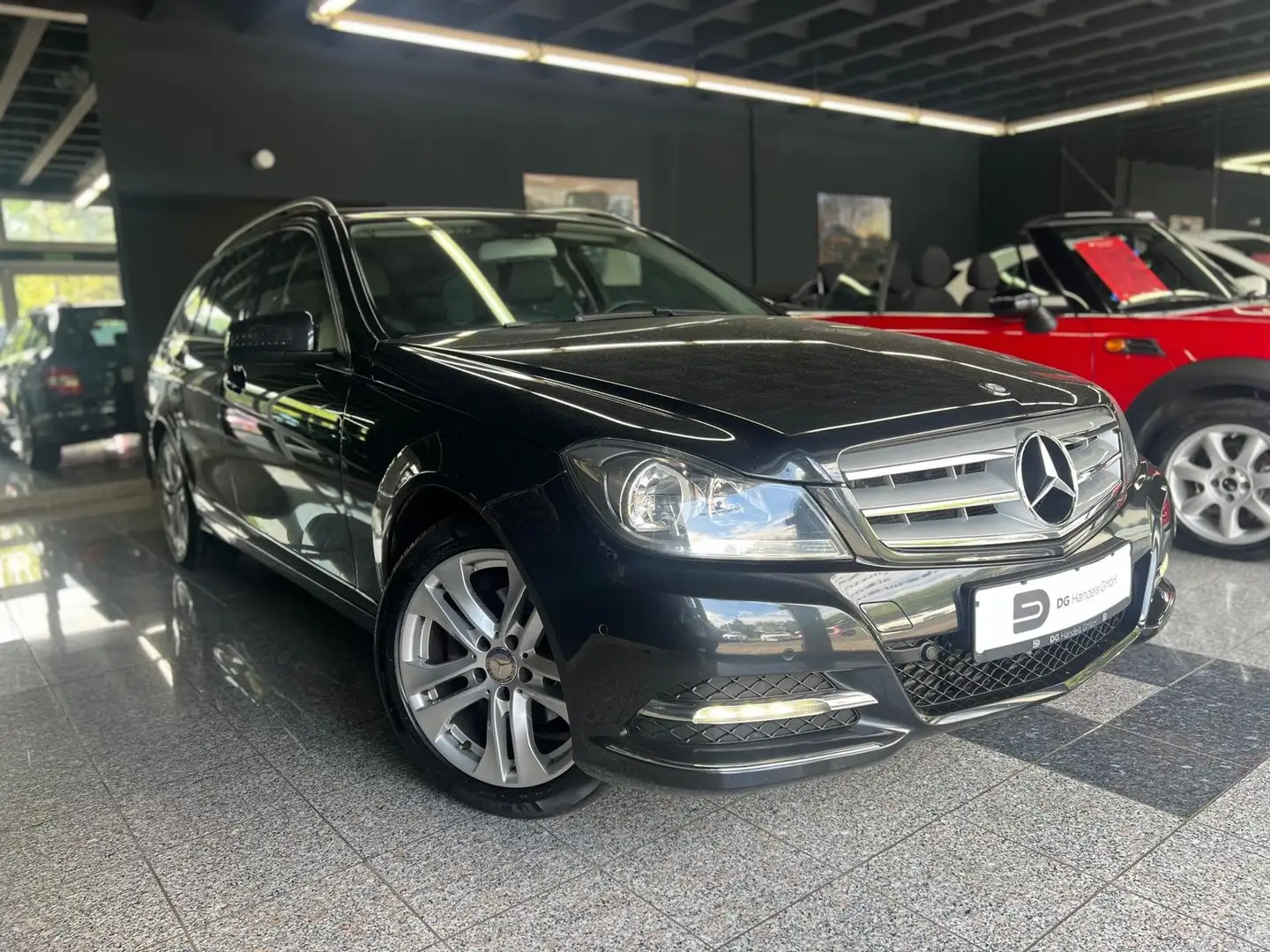 Mercedes-Benz C 180 C 180 T CGI BlueEfficiency Avantgarde Fekete - 2