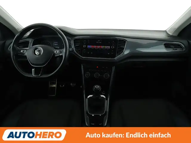 Volkswagen T-Roc view 12