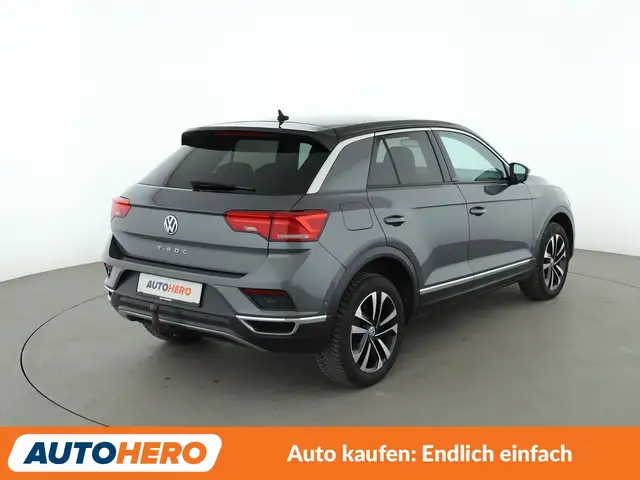 Volkswagen T-Roc view 6