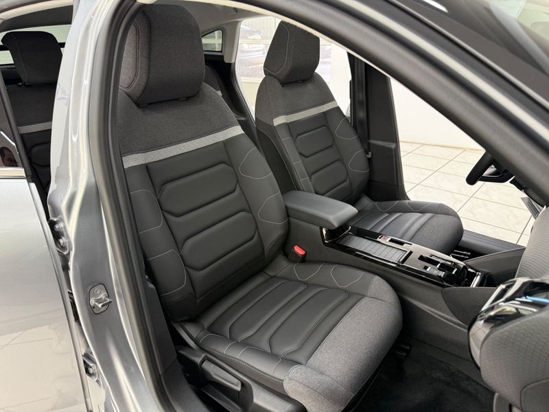 Citroen C4 Max PureTech 130*PanoSchiebedach*HUD*Kamera* — photo 11