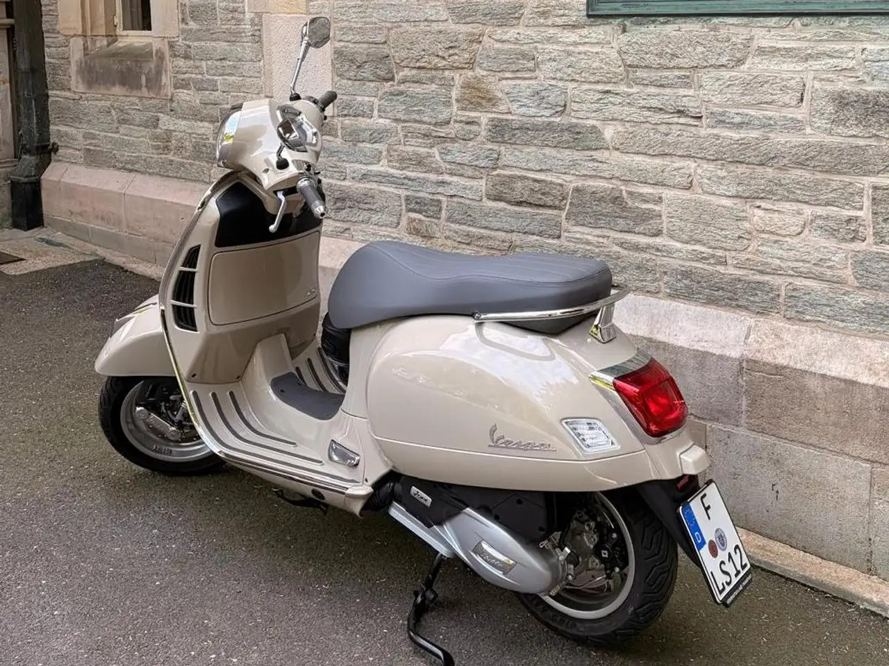 Vespa GTS 125