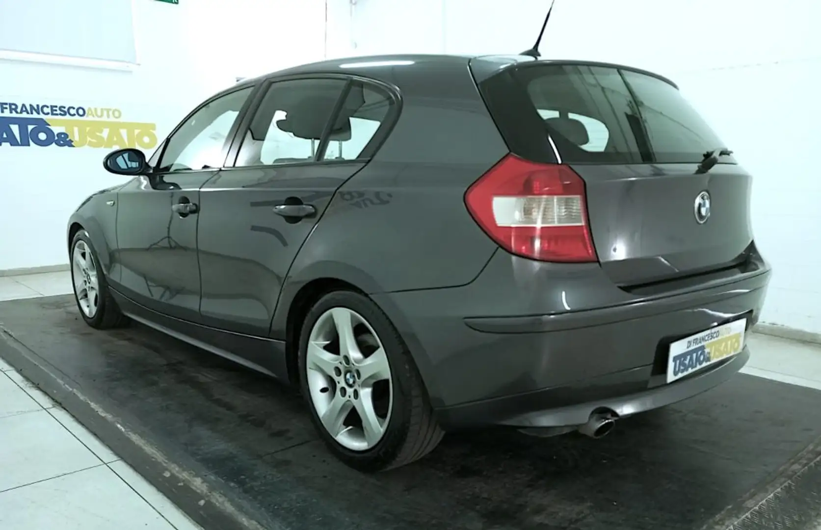 BMW 118 i Attiva Grigio - 2