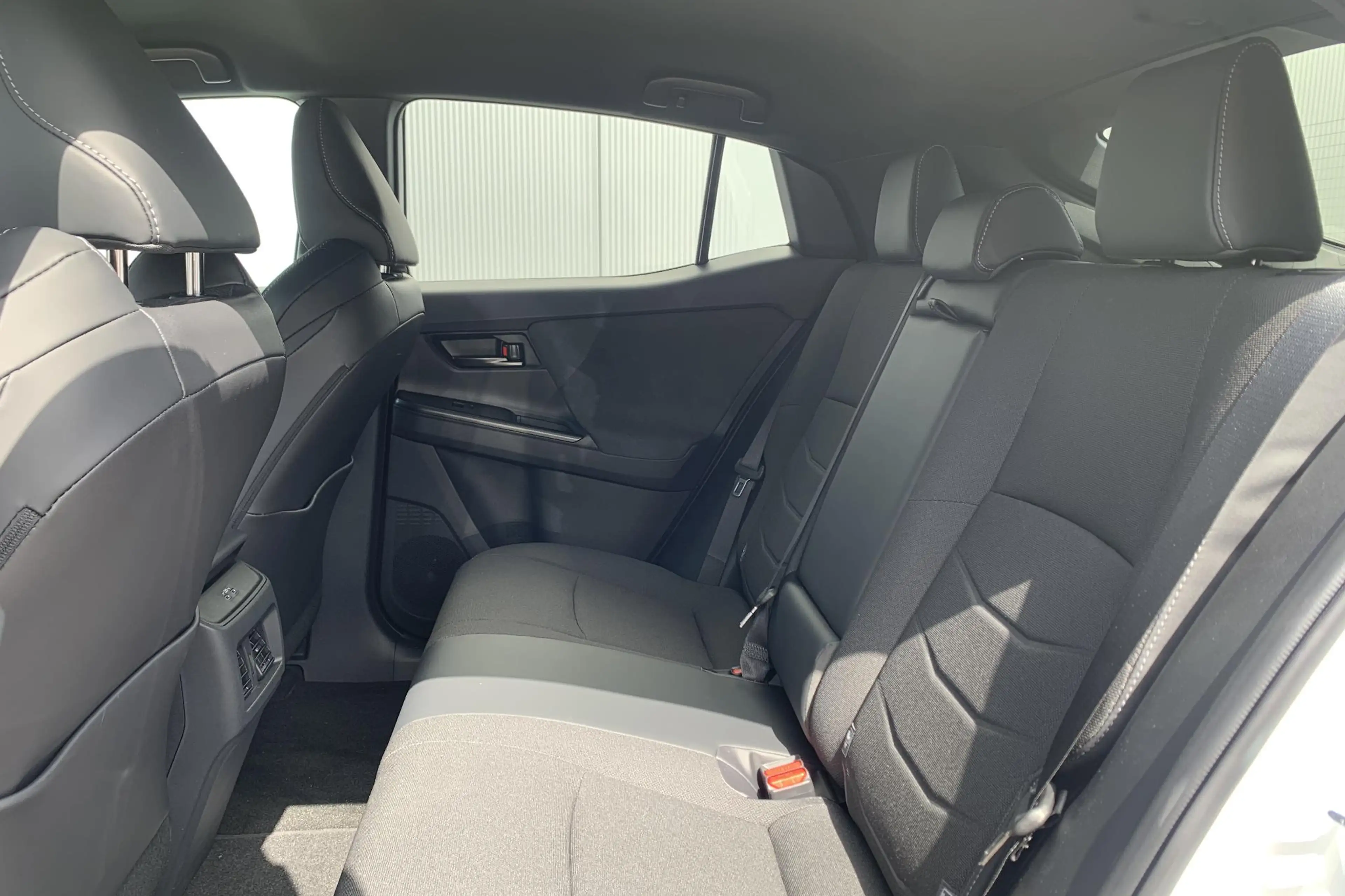 Toyota C-HR+ First Edition 77 kWh — photo 8