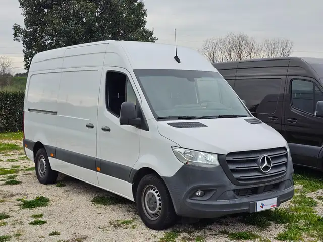 Mercedes-Benz Sprinter 317 CDI RWD