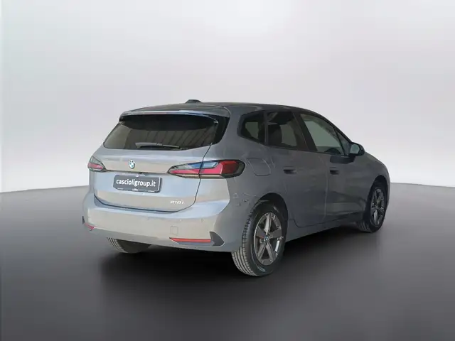 BMW 2 Series view 4