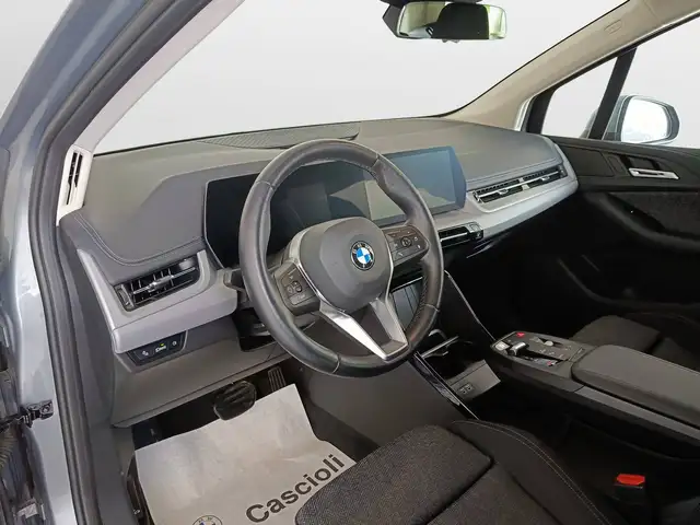 BMW 2 Series view 8