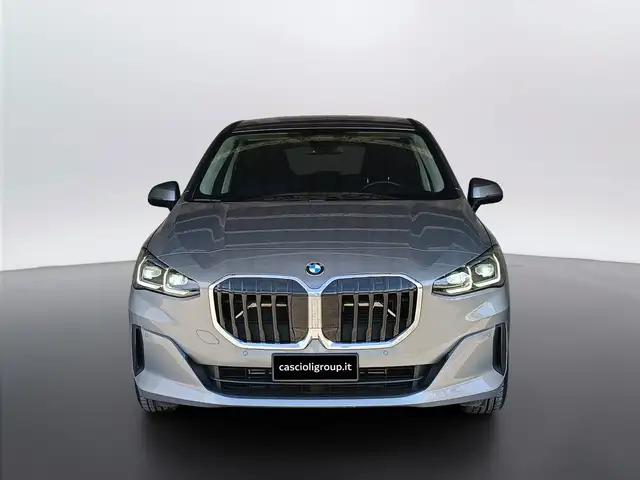 BMW 2 Series view 2