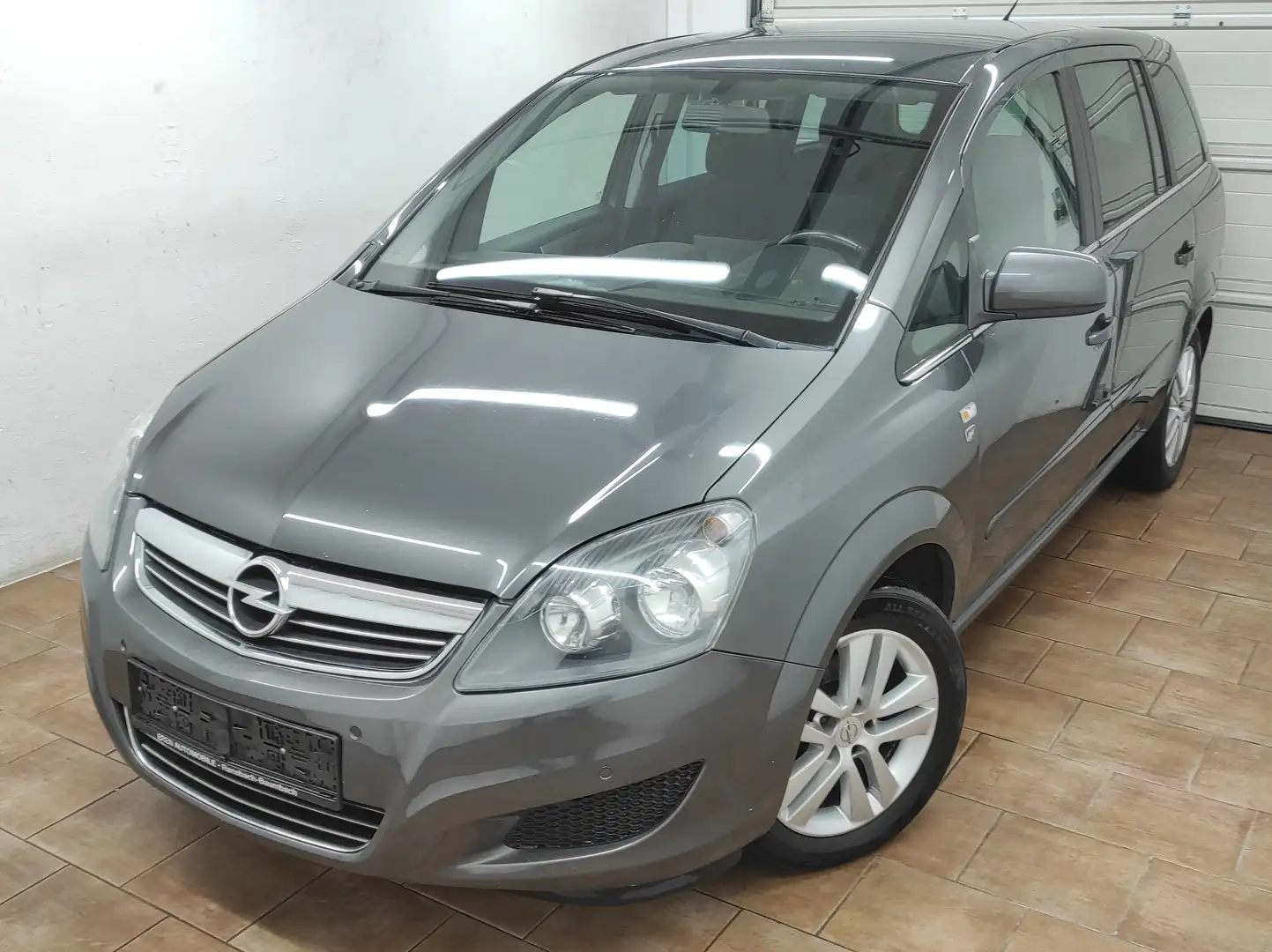 Opel Zafira B 1.6 KLIMAA TEMP BC 7-SITZER PDC ALLWETTER AUX ZV Grau - 2