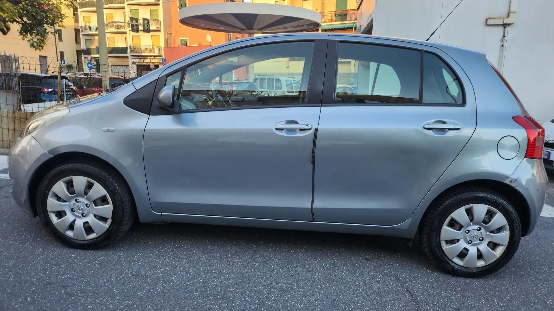 Toyota Yaris Yaris II 2005 5p 1.0 Sol Argento - 1