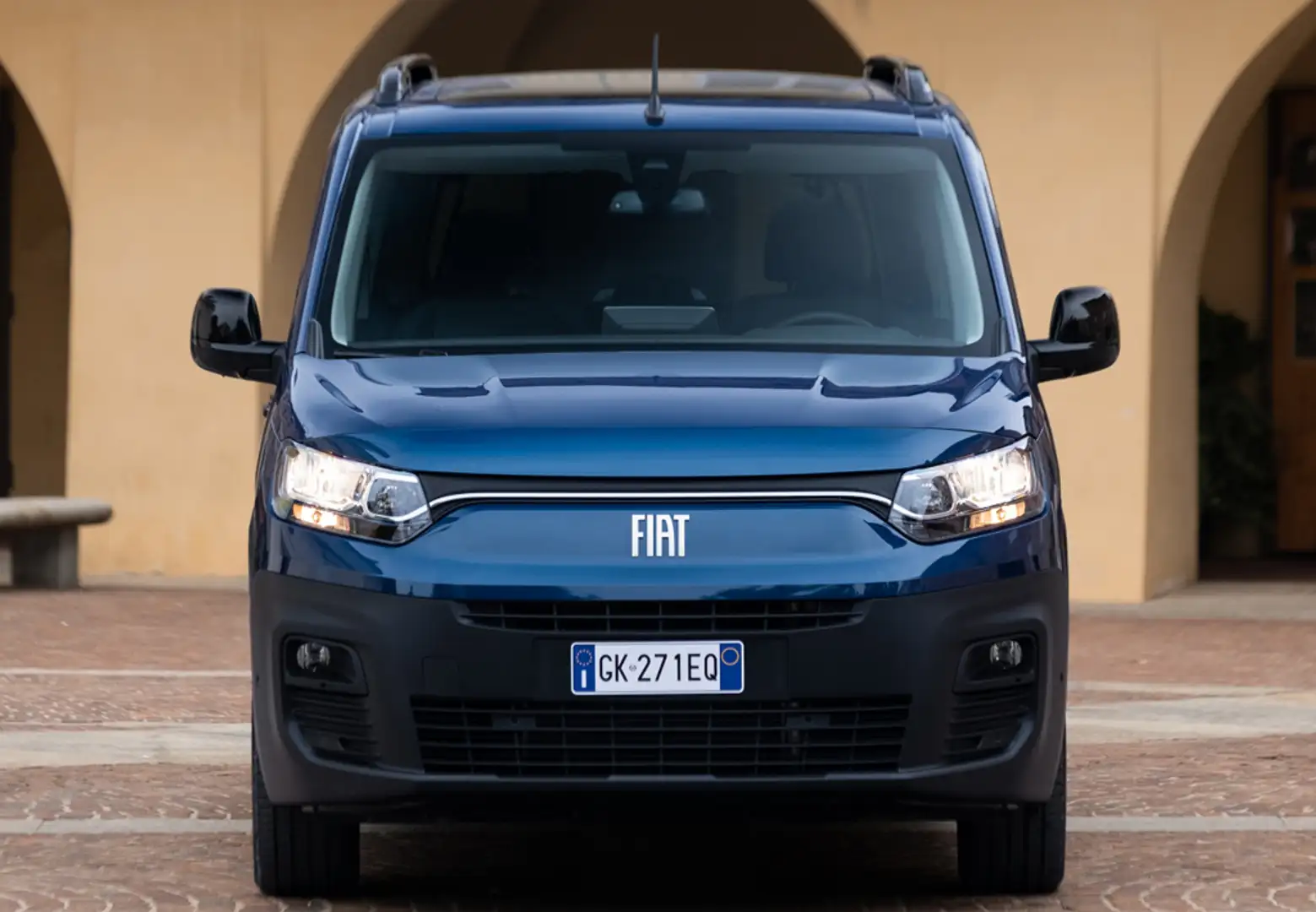 Fiat Doblo 1.5 Talla M 130 Aut. - 2